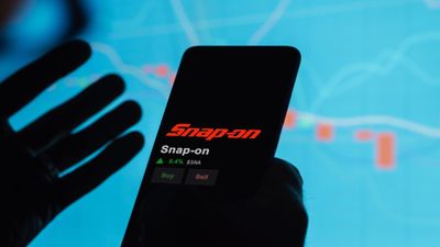 Is Snap-on Stock Underperforming the Nasdaq?